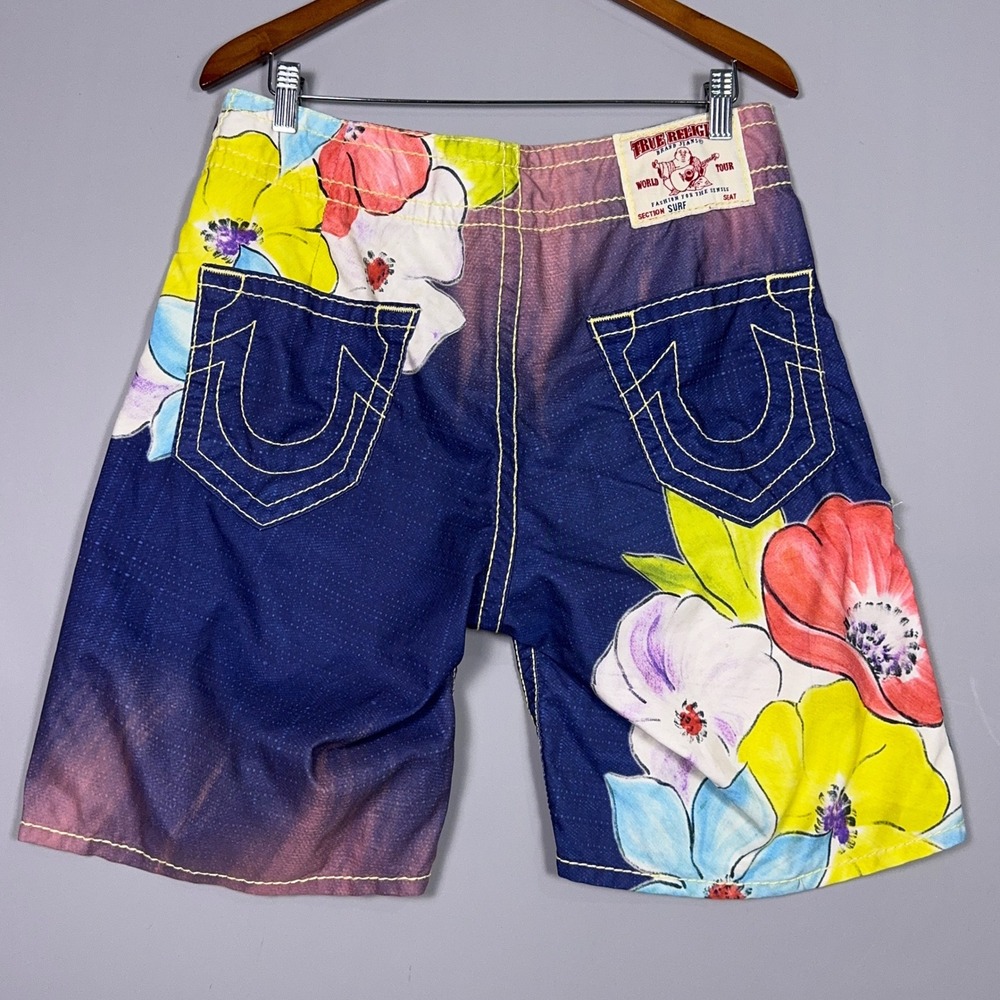 True Religion Surd AOP Floral Board Shorts Mens Size 33 Y2K Summer Resort